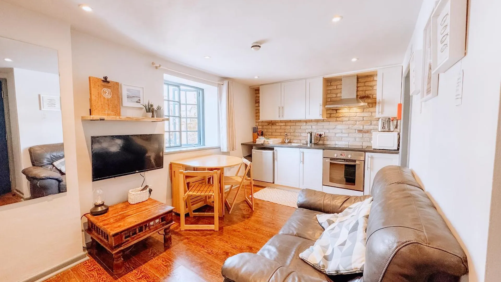 Route 2 Apartments Topsham United Kingdom
