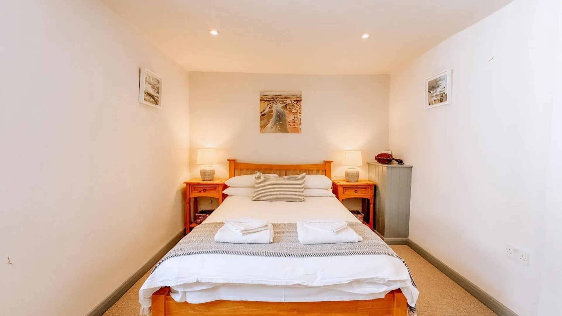 Route 2 Apartments Topsham 0*,  United Kingdom