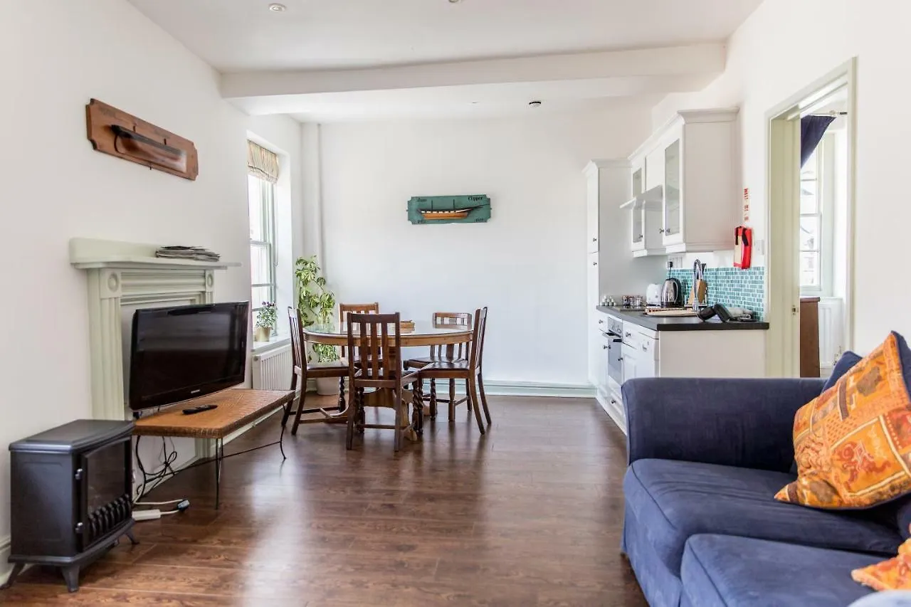 Route 2 Apartments Topsham 0*,