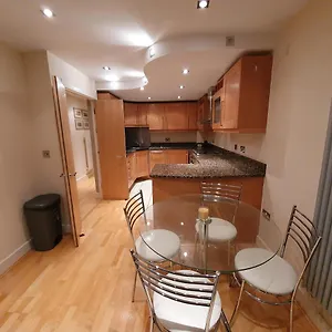 Canary Wharf, E14 9ne Apartment London