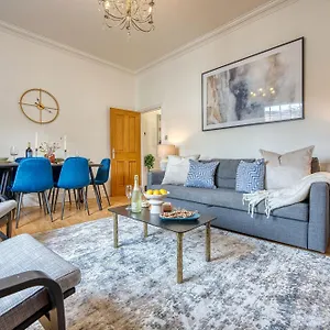 2 Bed Stunning Chic Modern Spacious Apt, Ocean Village, - Plenty Of Parking - By Blue Puffin Apartment Southampton